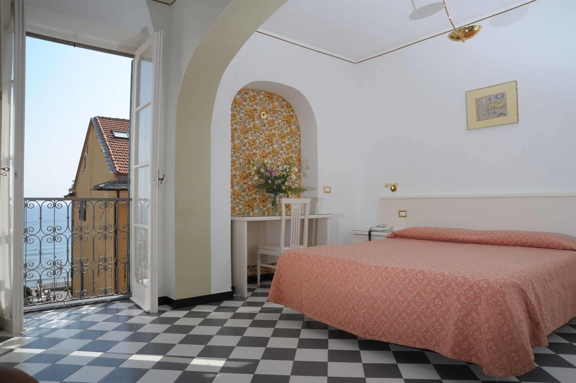 Hotel Splendid Mare Laigueglia Luaran gambar